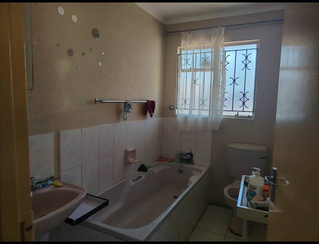 3 BEDROOM HOUSE FOR SALE IN TLHABANE WEST